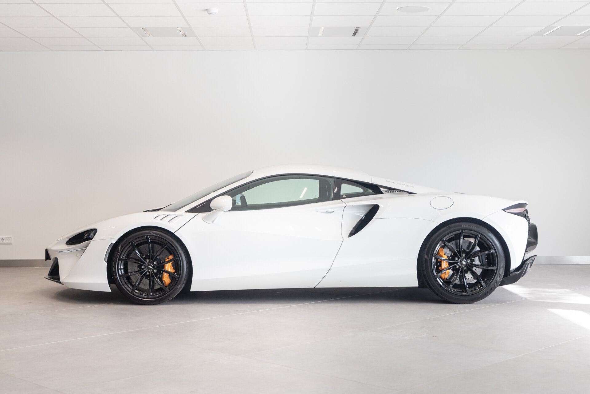 McLaren Artura - foto 6