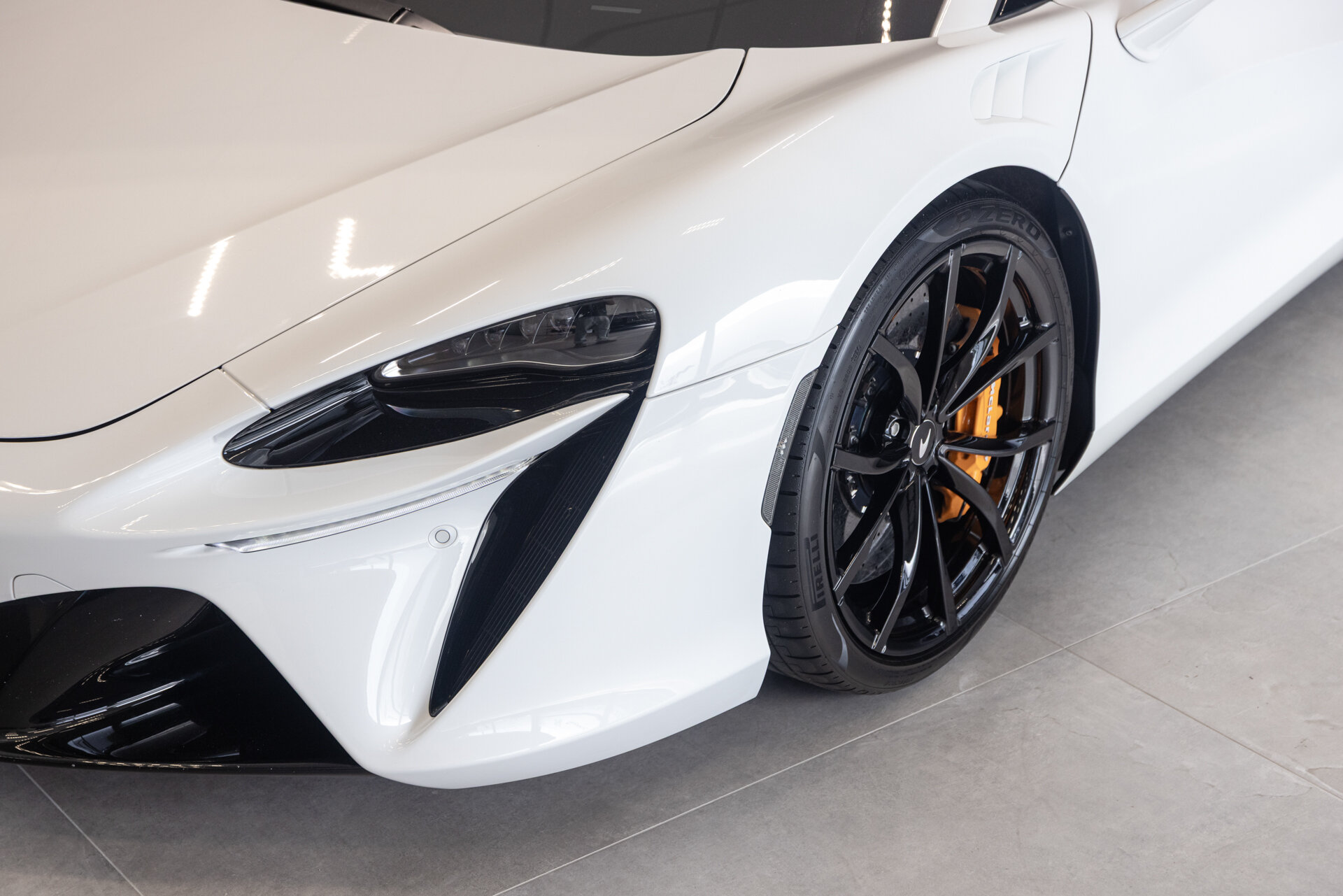McLaren Artura - foto 11