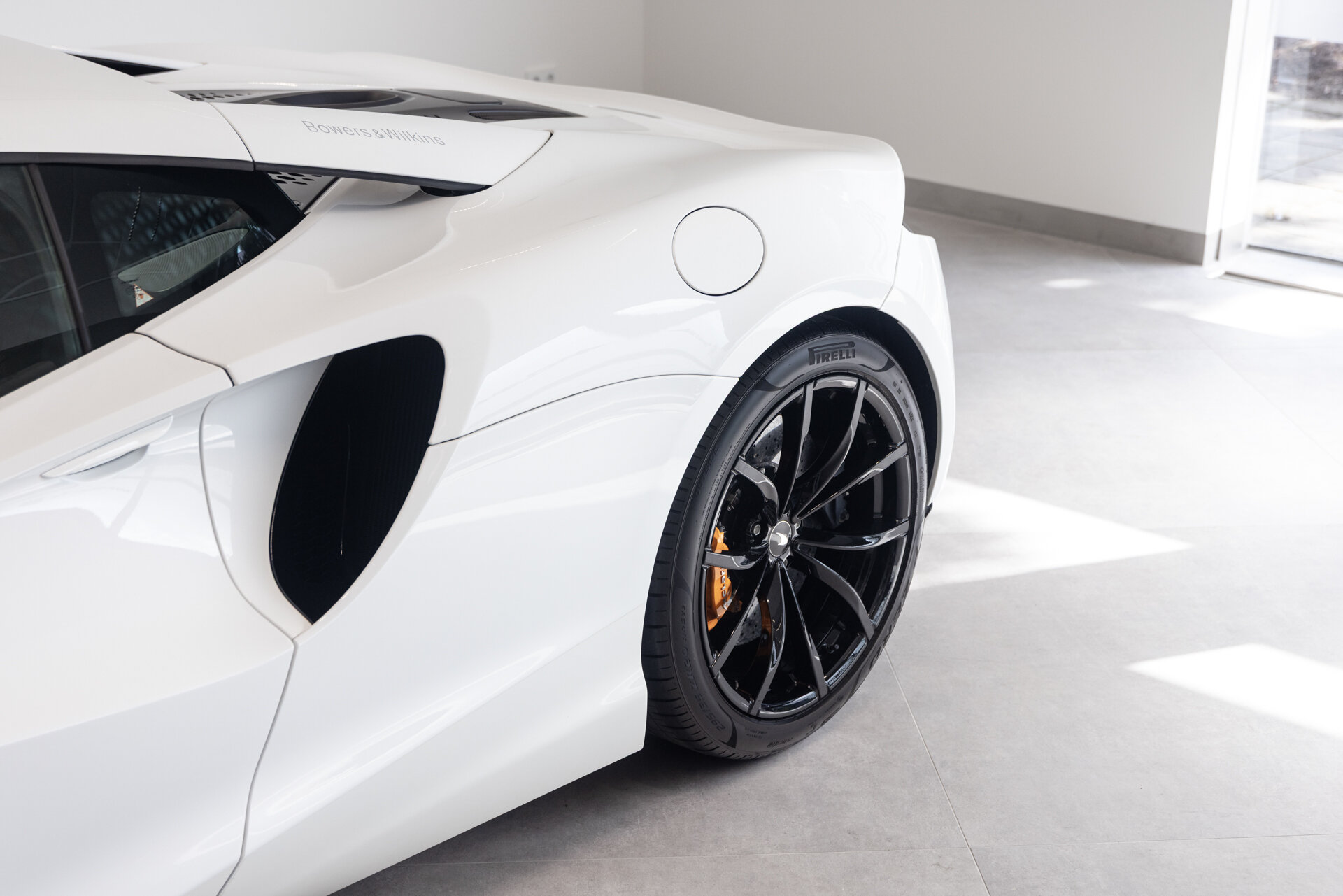 McLaren Artura - foto 13