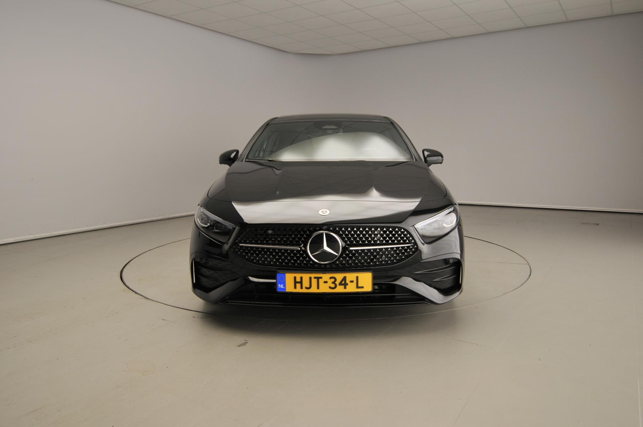 Mercedes-Benz A-Klasse 180 Business Solution AMG - Bild 5