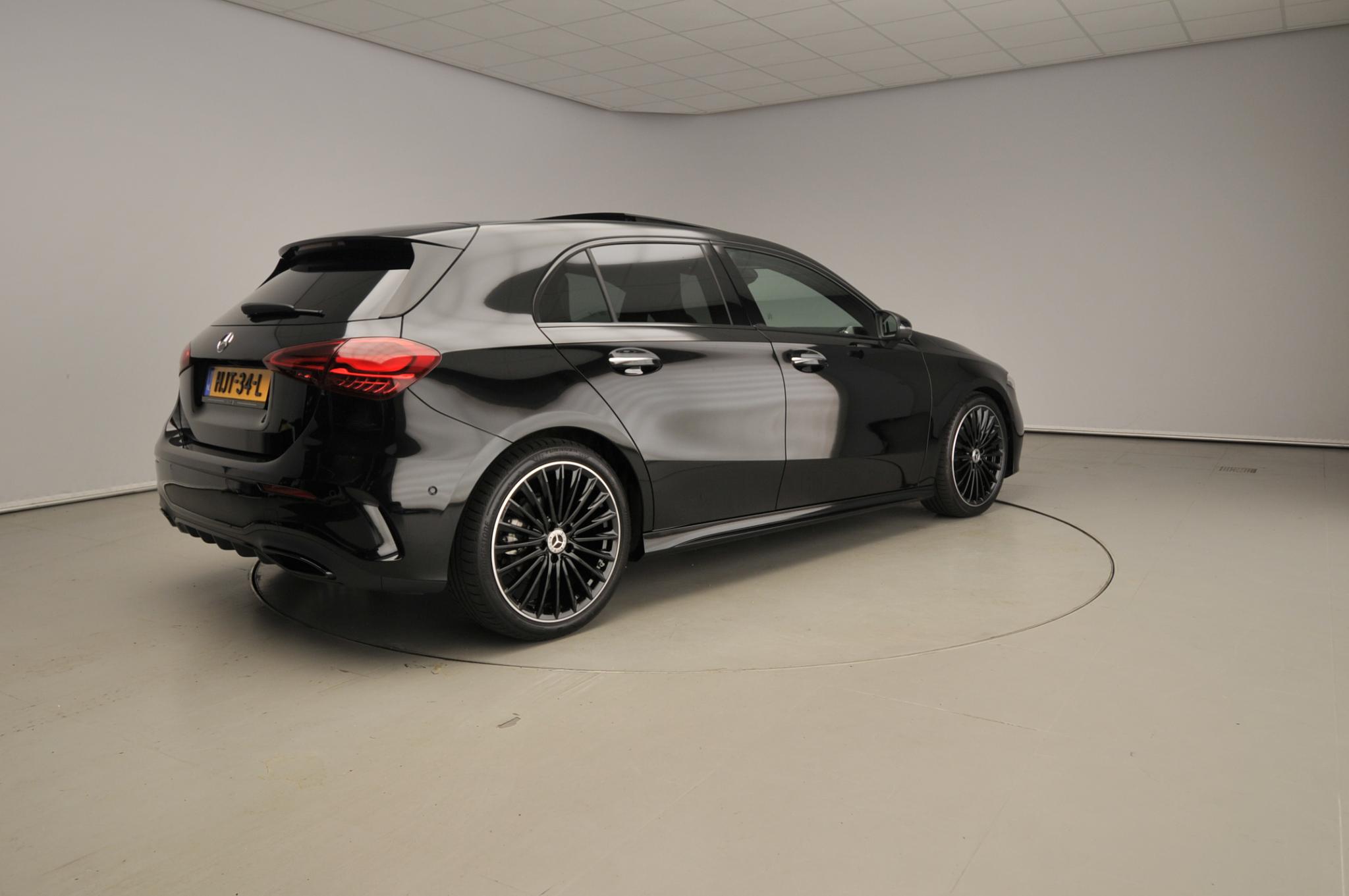Mercedes-Benz A-Klasse 180 Business Solution AMG - Afbeelding 2