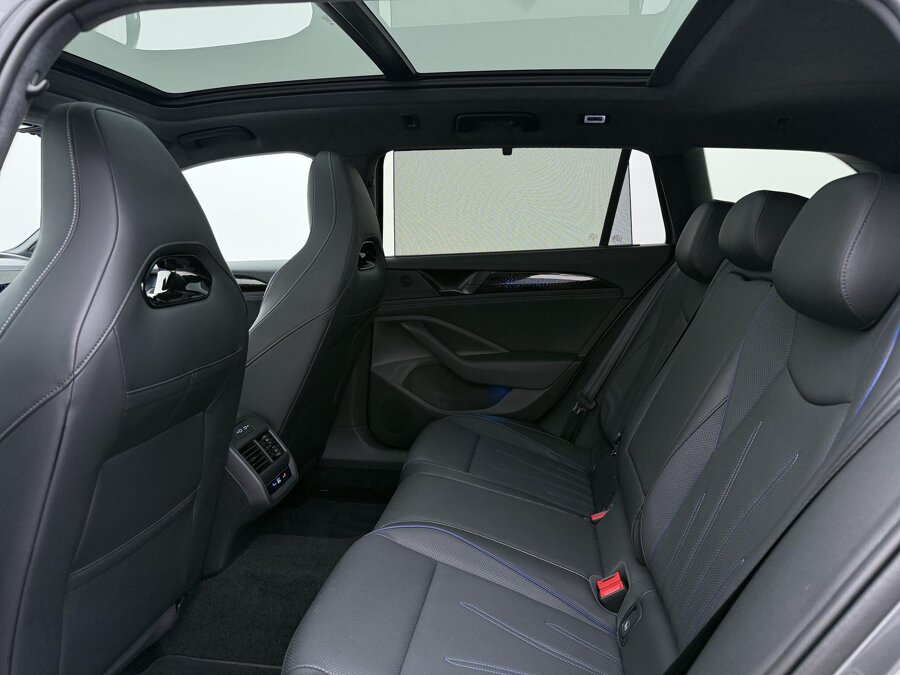 Volkswagen Passat Variant 1.5 eHybrid 272PK R-Line