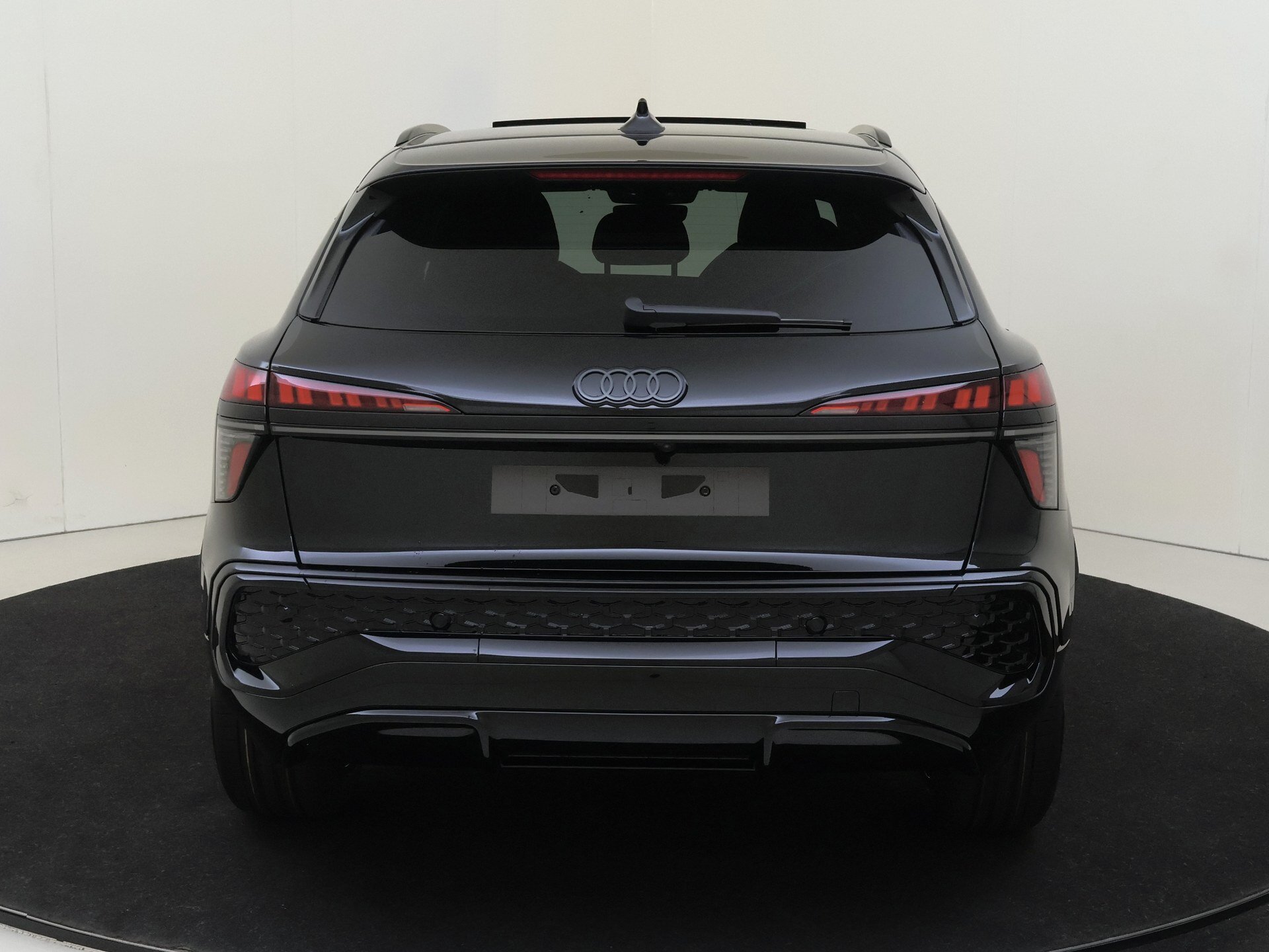 Audi Q3 e-hybrid S tronic 6 272pk - Afbeelding 4