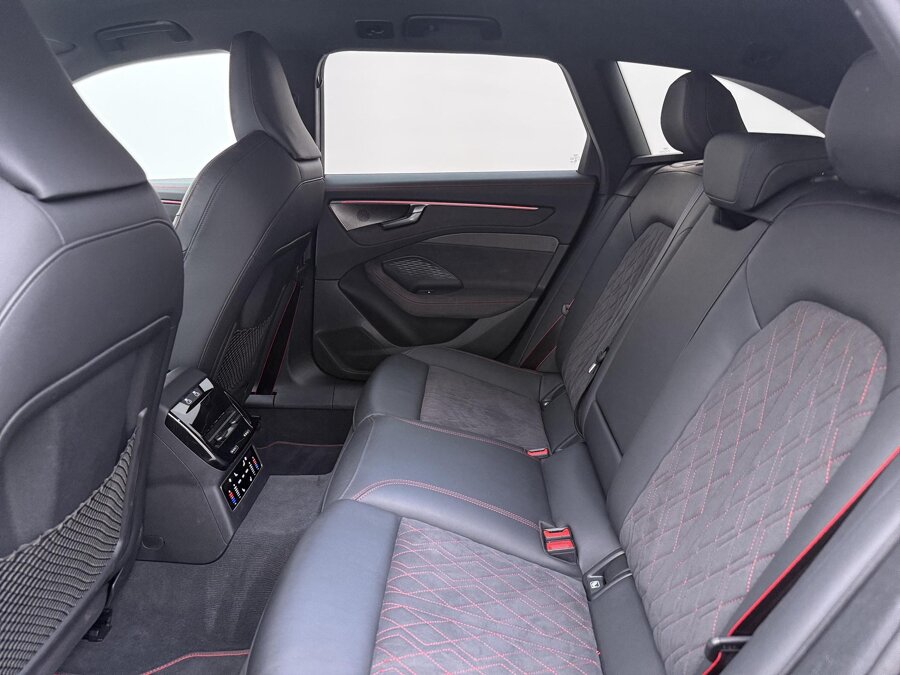 Audi A6 Avant 2.0 e-hybrid quattro S edition Competition