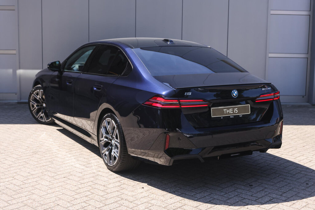 BMW i5 2