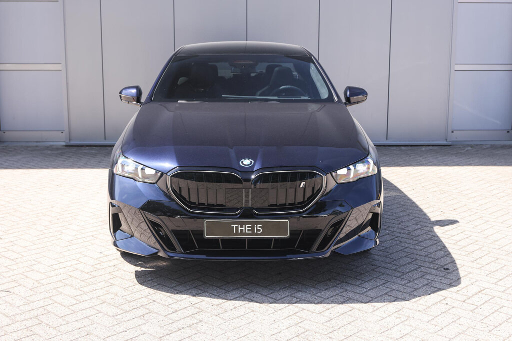 BMW i5 5