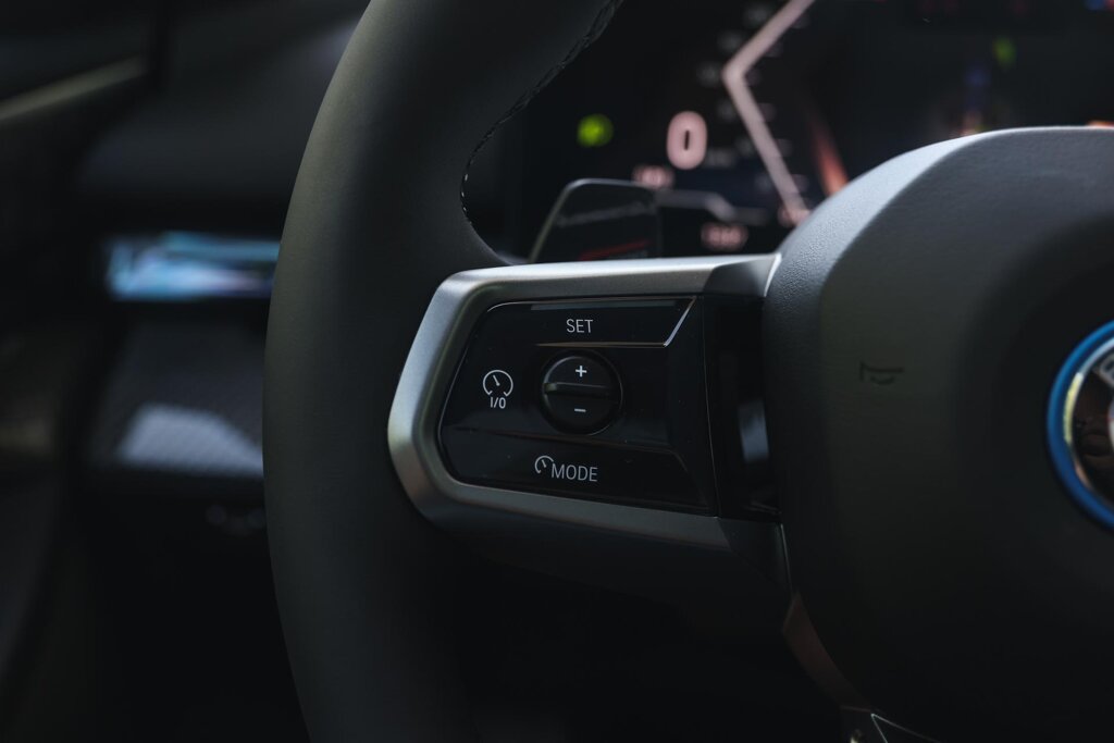 BMW i5 14