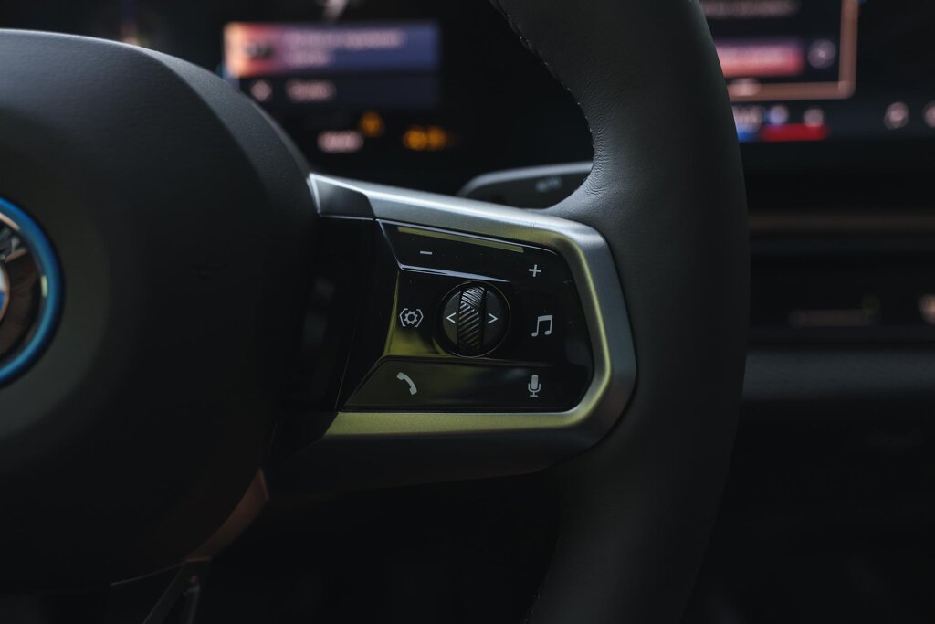 BMW i5 15