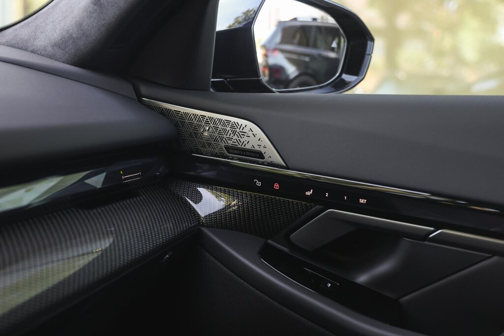 BMW i5 26