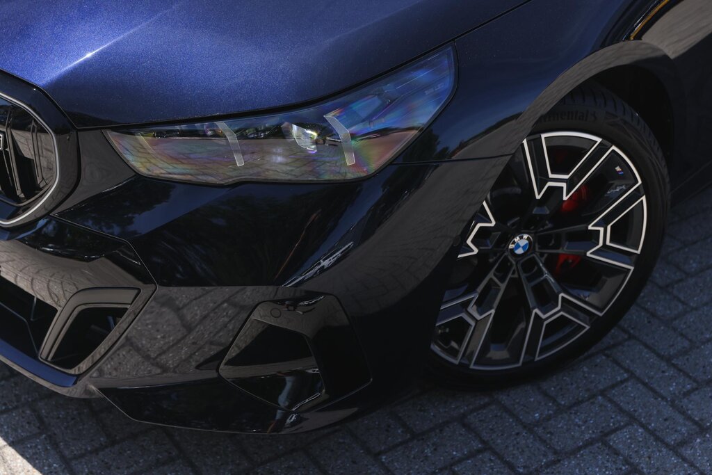 BMW i5 29