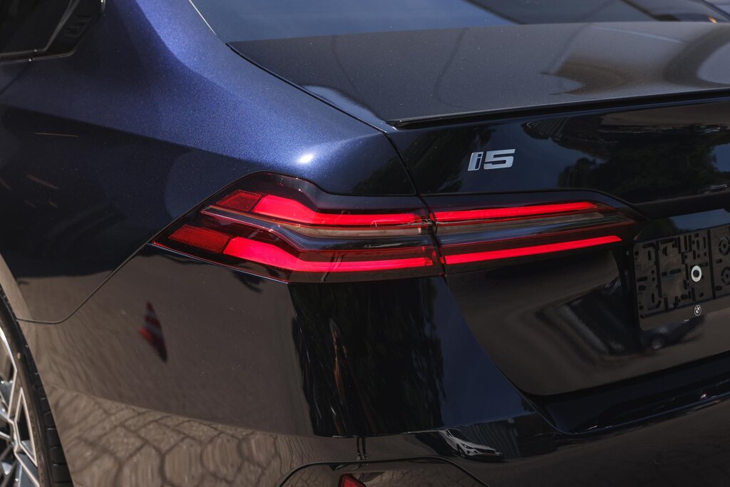 BMW i5 31
