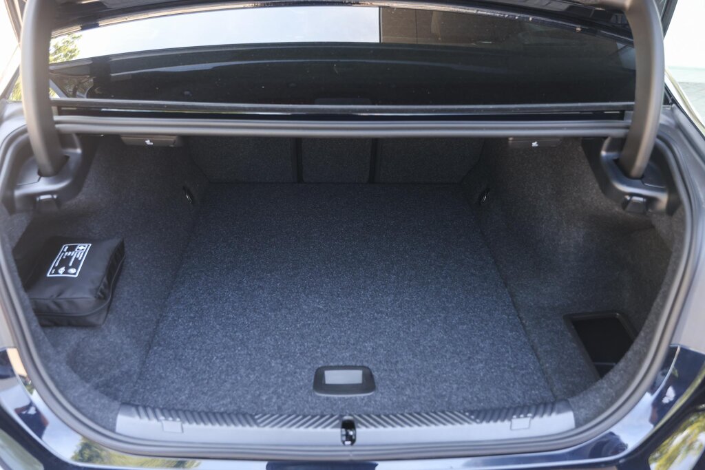 BMW i5 32