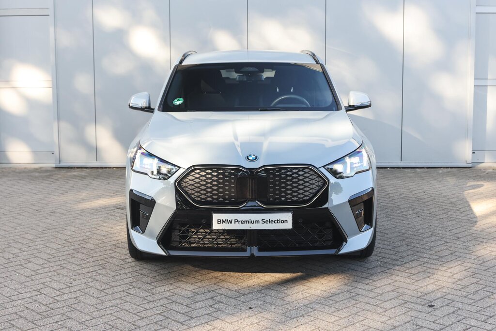 BMW iX2 5