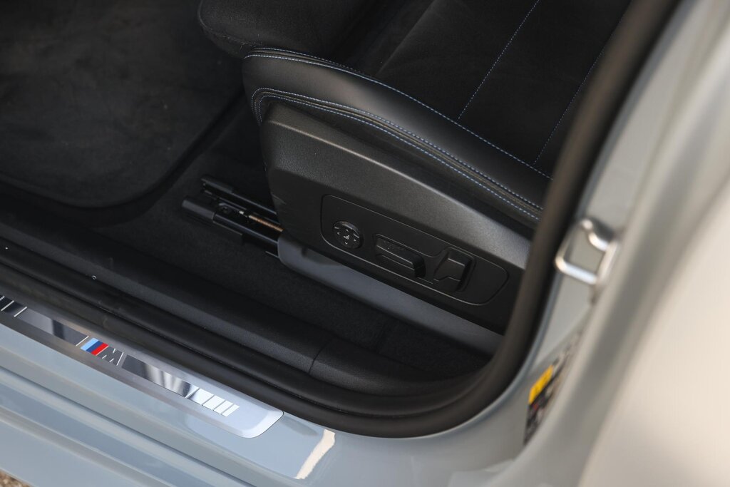 BMW iX2 13