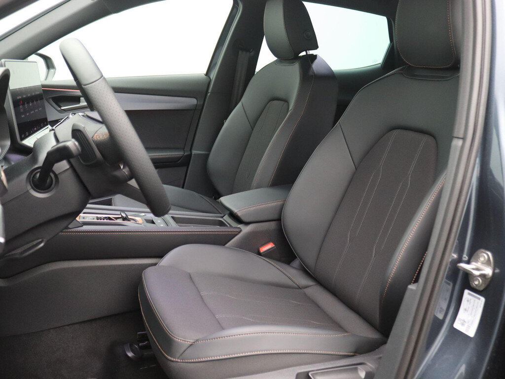 CUPRA Formentor 1.5 TSI e-Hybrid Business 204PK DSG Panoramadak, Trekhaak, Achteruitrijcamera, Keyless, Navi via Apple Carplay/Android Auto, 19" LM Velgen, Side Assist - Afbeelding 5