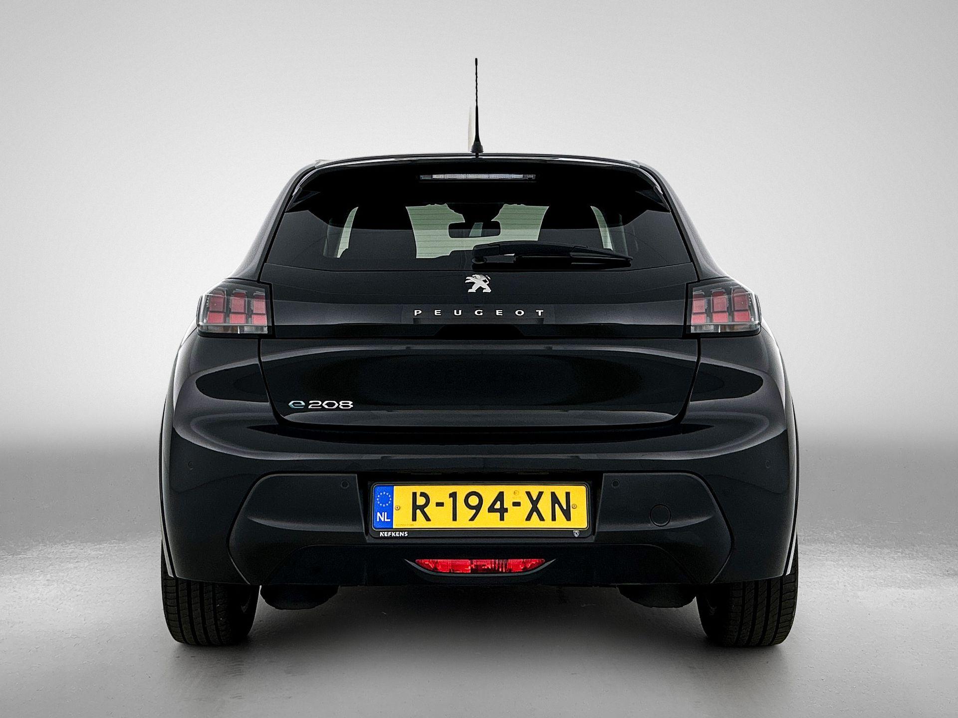 Peugeot e-208