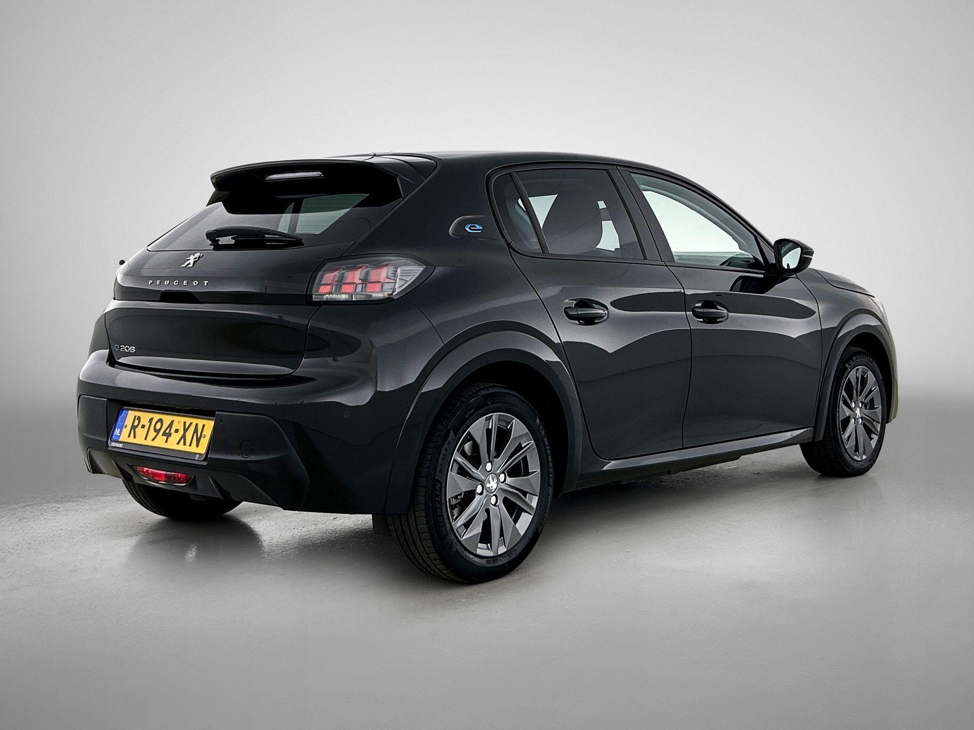 Peugeot e-208