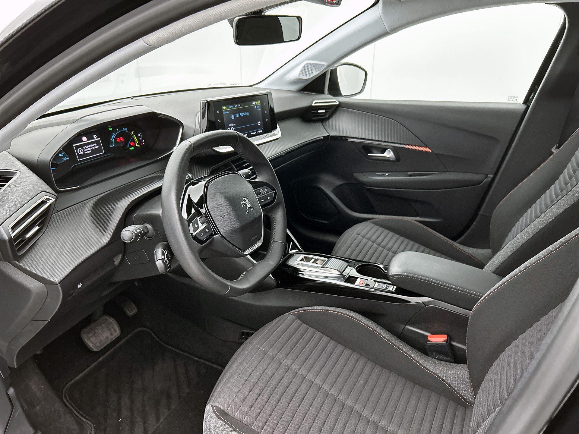 Peugeot e-208