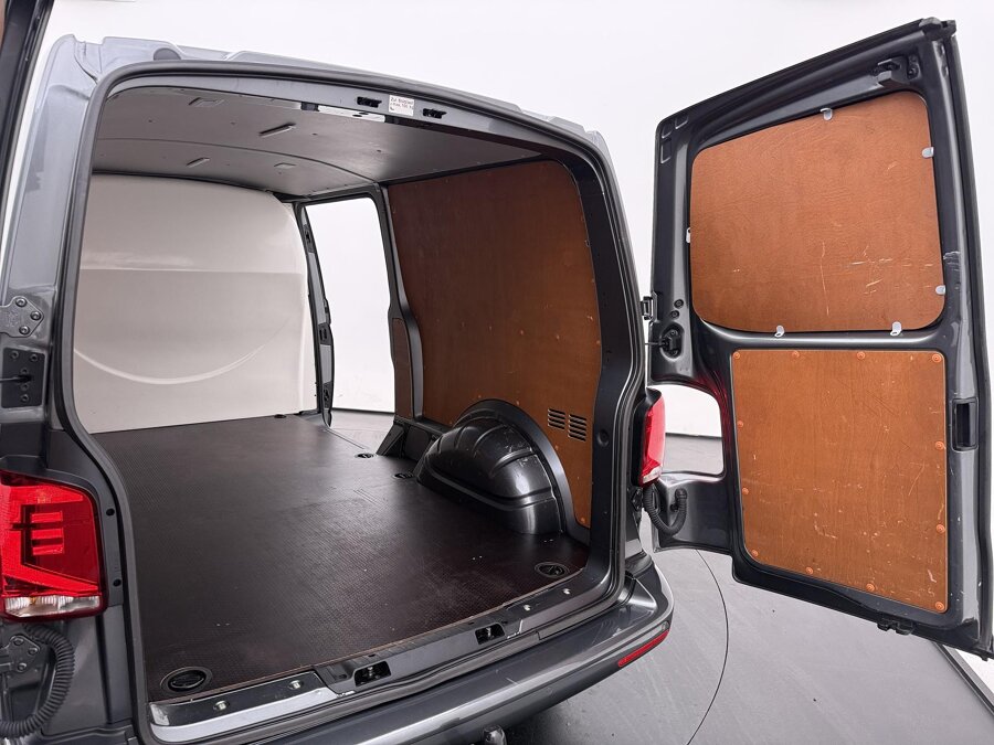 Volkswagen Bedrijfswagens Transporter 2.0 TDI 150 PK DSG L2H1 30 Bulli