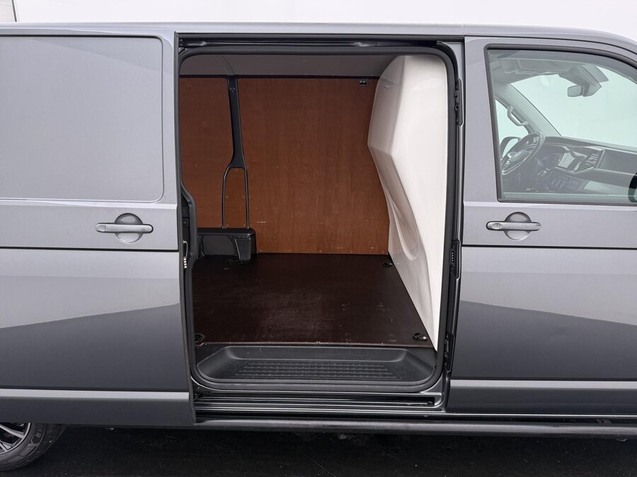 Volkswagen Bedrijfswagens Transporter 2.0 TDI 150 PK DSG L2H1 30 Bulli