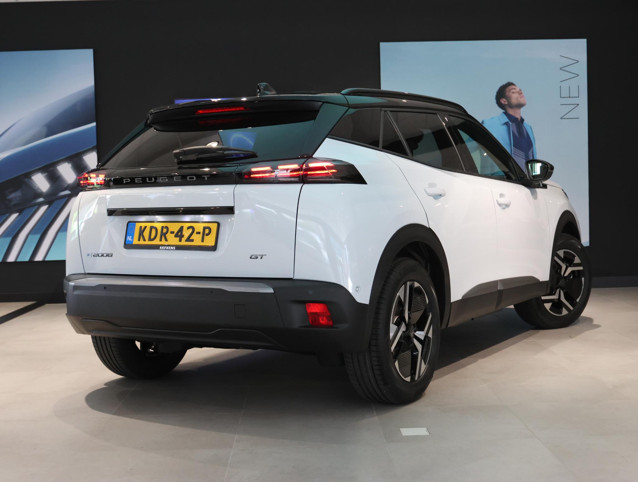 Peugeot e-2008 SUV GT Avantage EV 54 kWh - Afbeelding 3