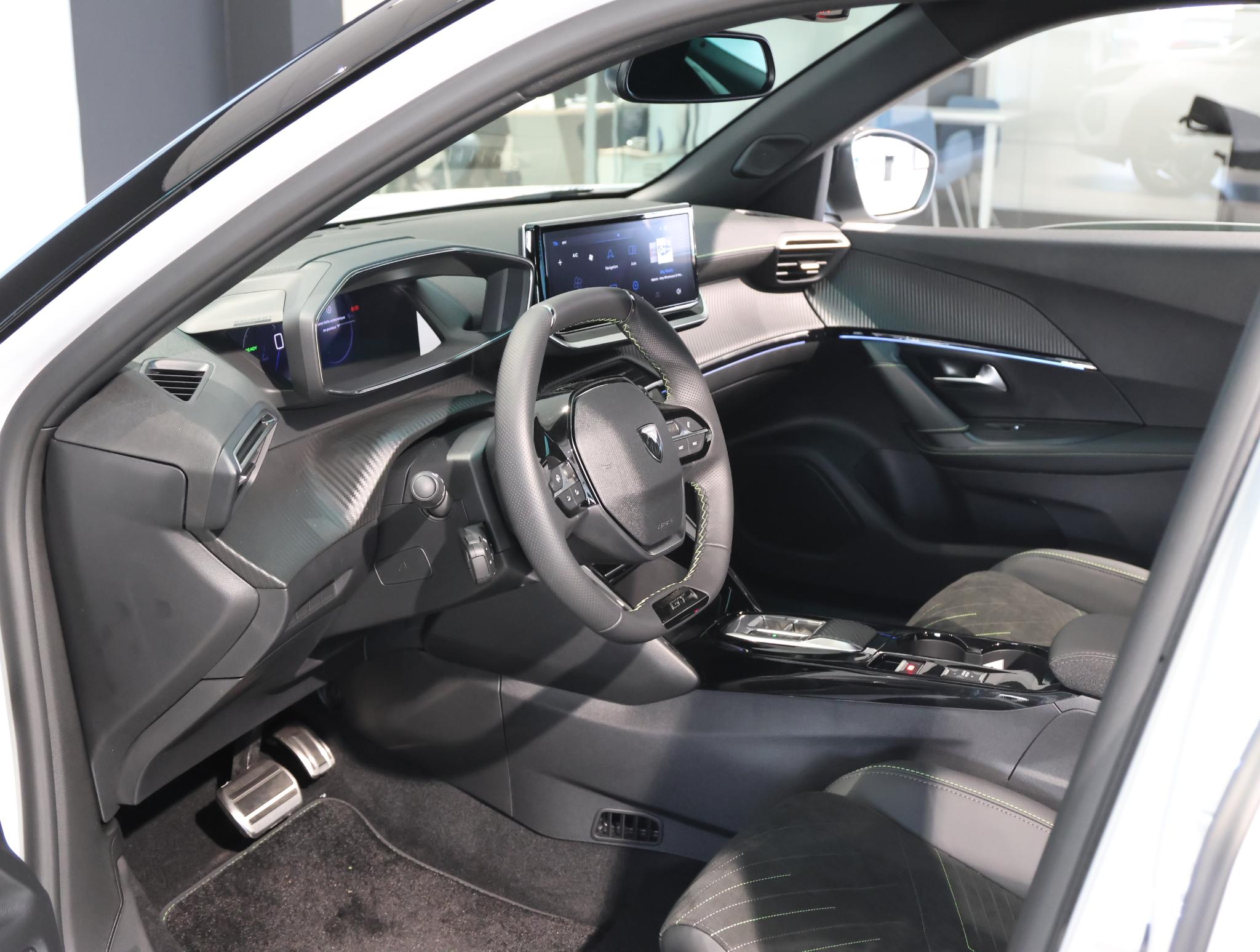 Peugeot e-2008