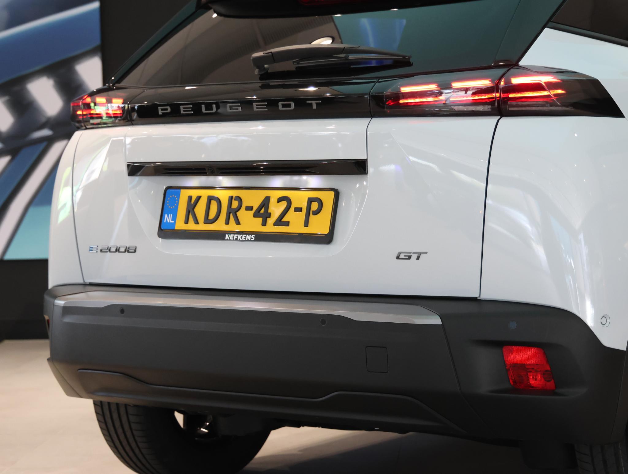 Peugeot e-2008