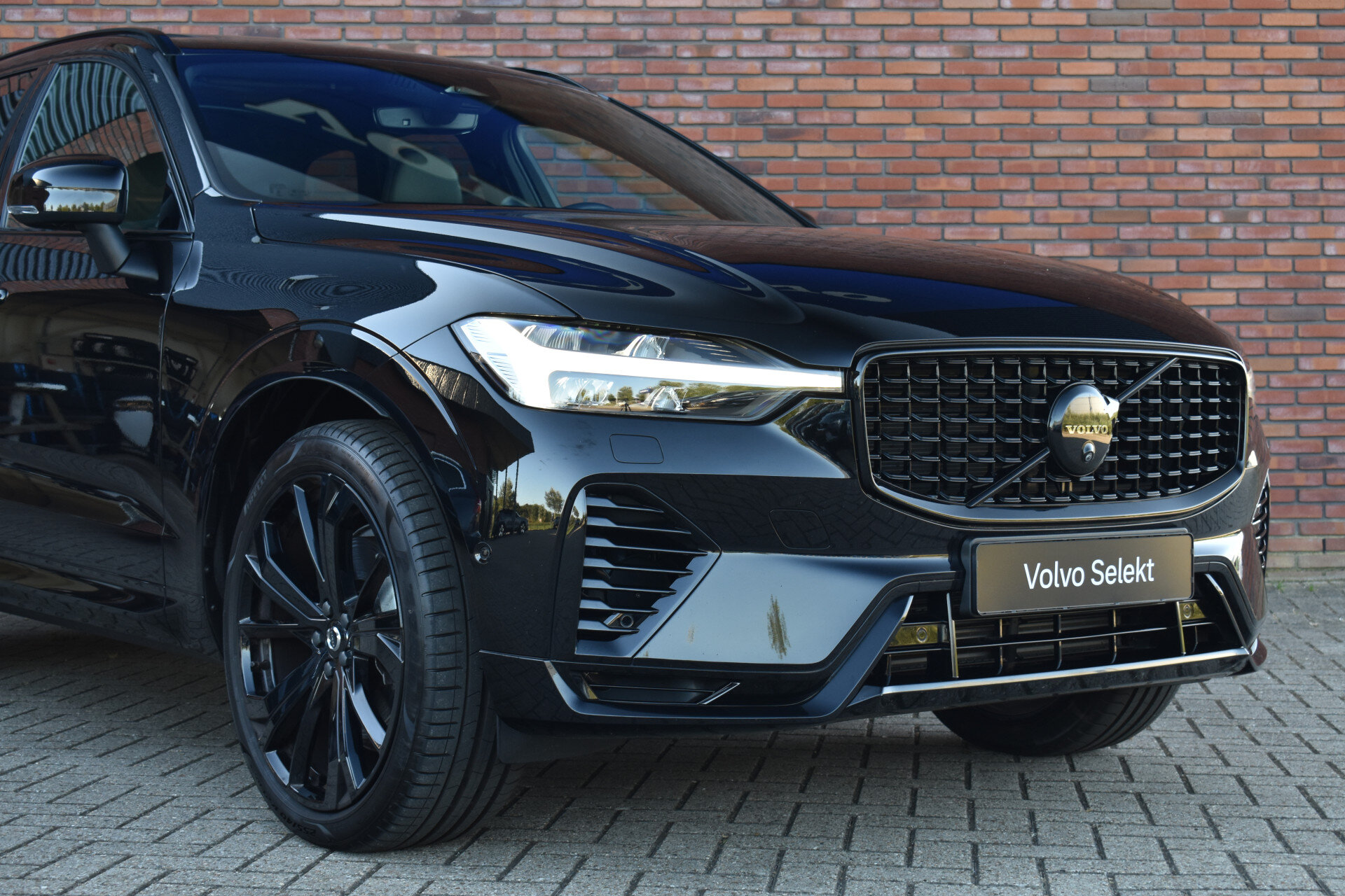 Volvo XC60 T6 350PK Plug-in hybrid AWD Ultra Black Edition - Afbeelding 2