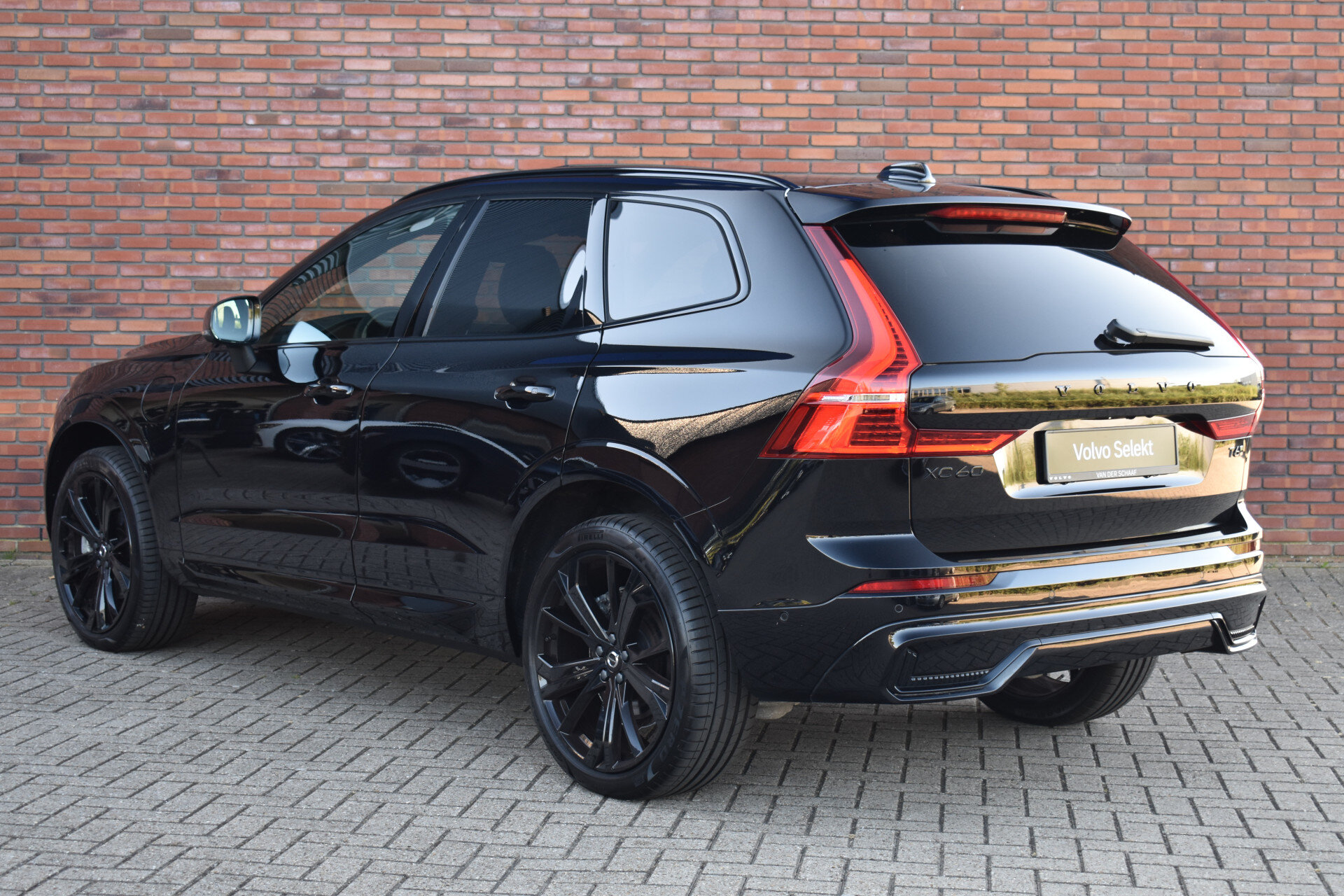 Volvo XC60 T6 350PK Plug-in hybrid AWD Ultra Black Edition - Afbeelding 4