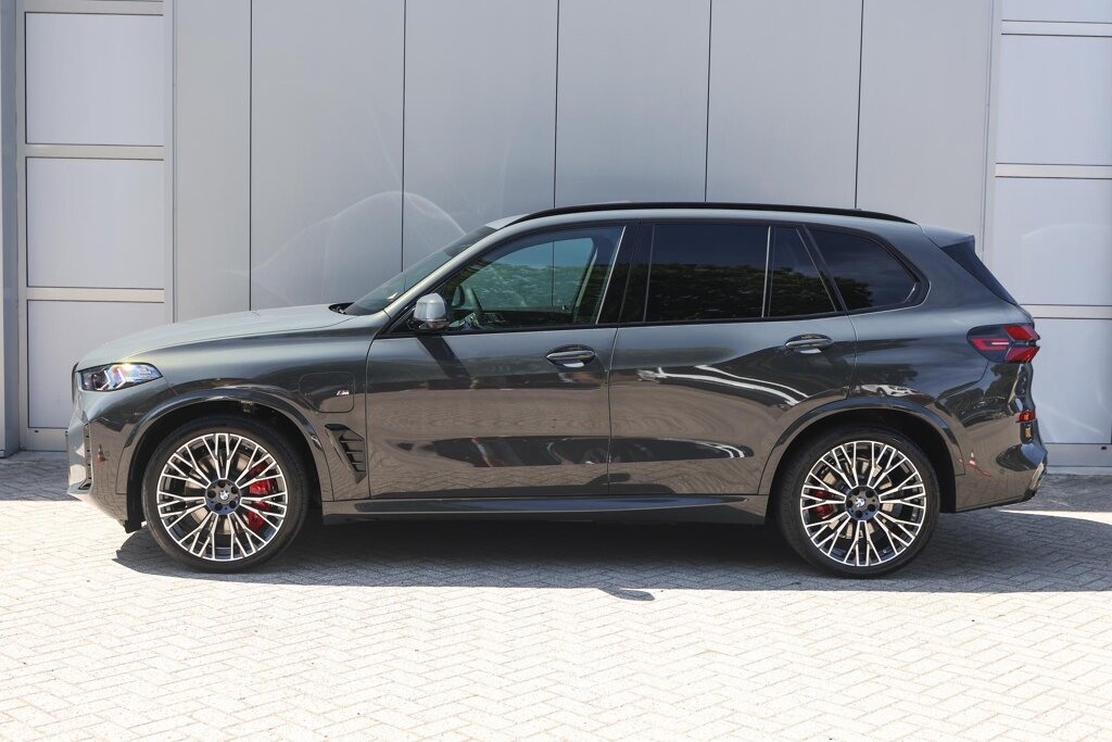 BMW X5 8