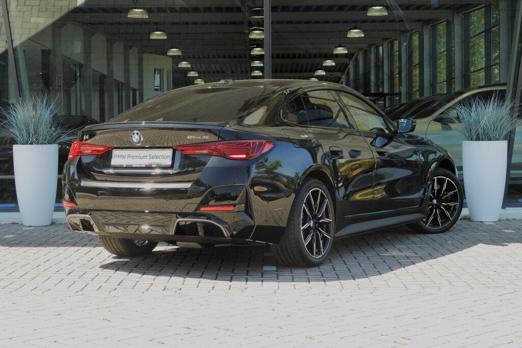 BMW i4 4