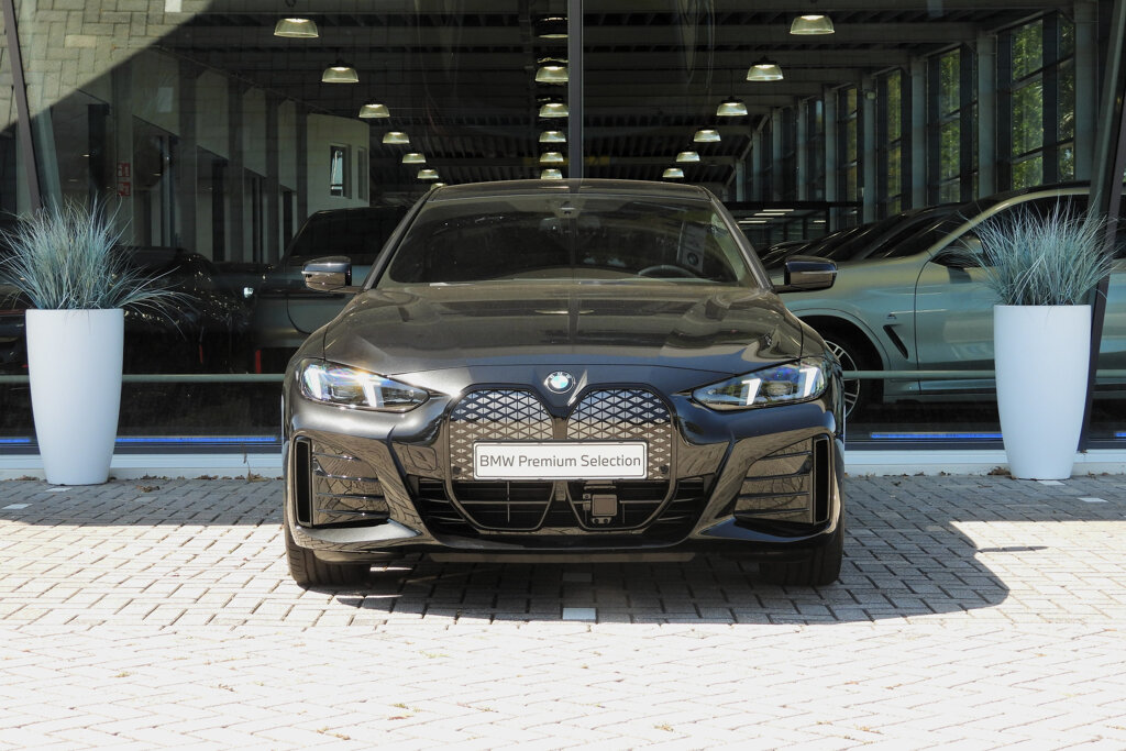BMW i4 9