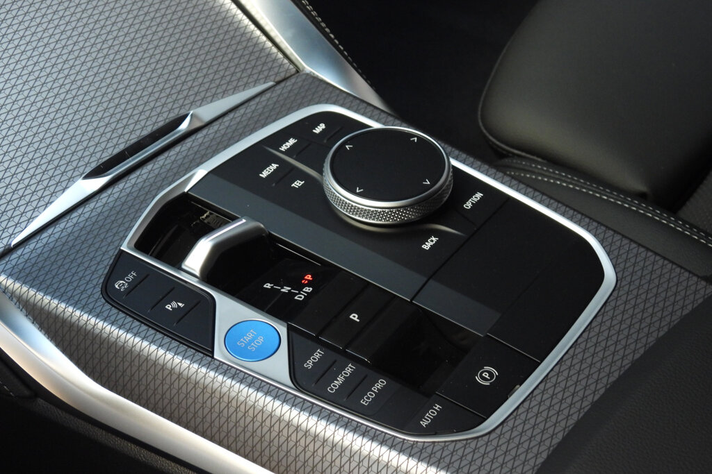 BMW i4 13