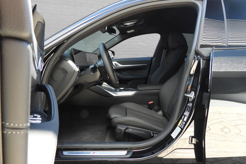 BMW i4 14