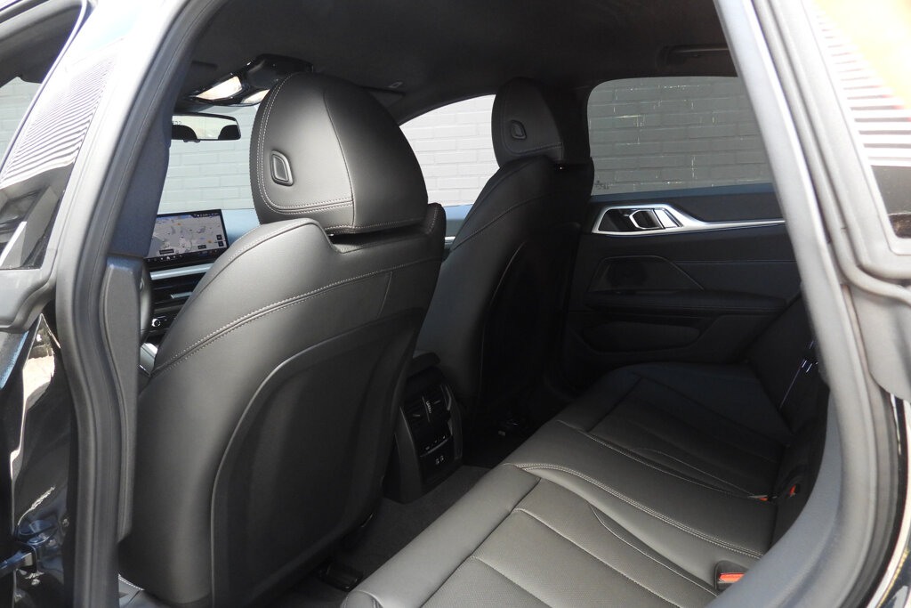 BMW i4 17