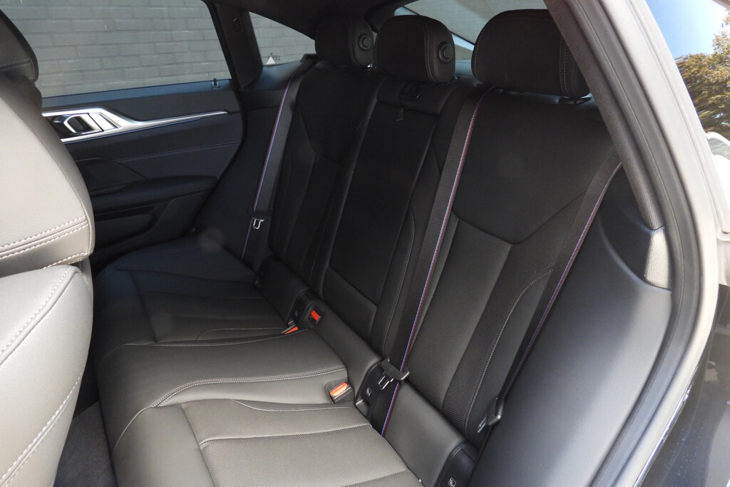 BMW i4 18