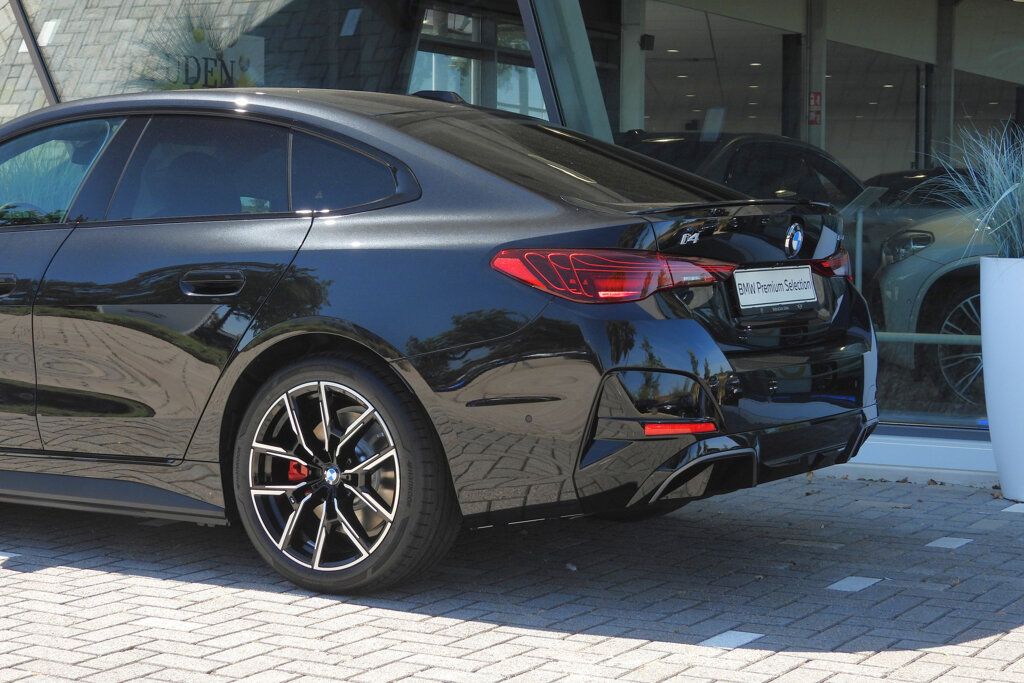 BMW i4 20