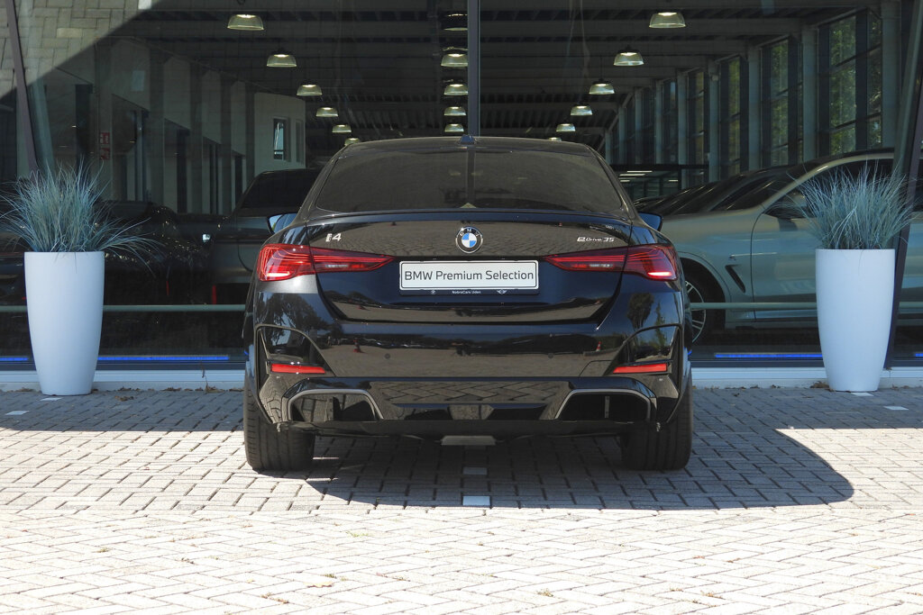 BMW i4 21