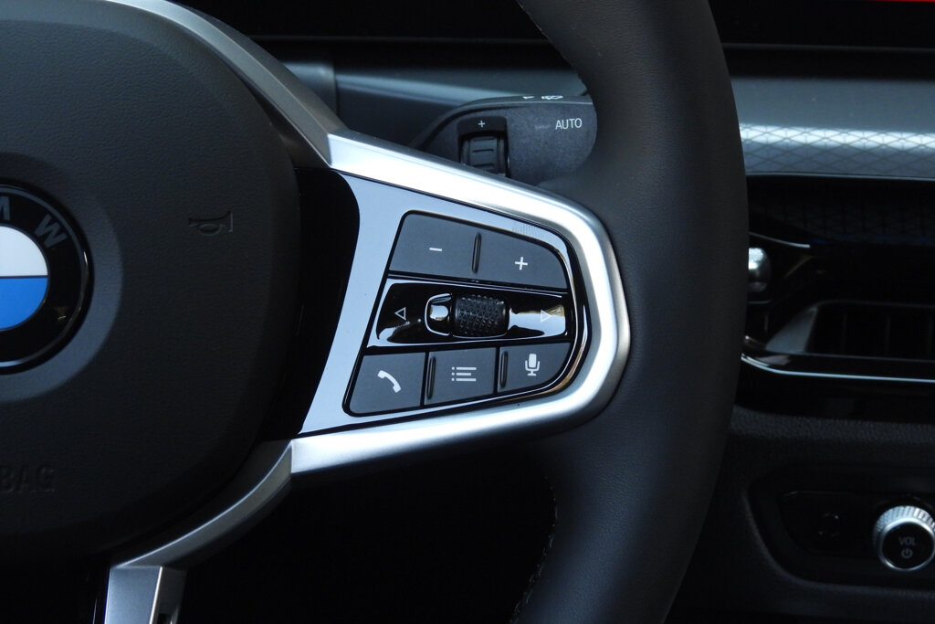 BMW i4 27