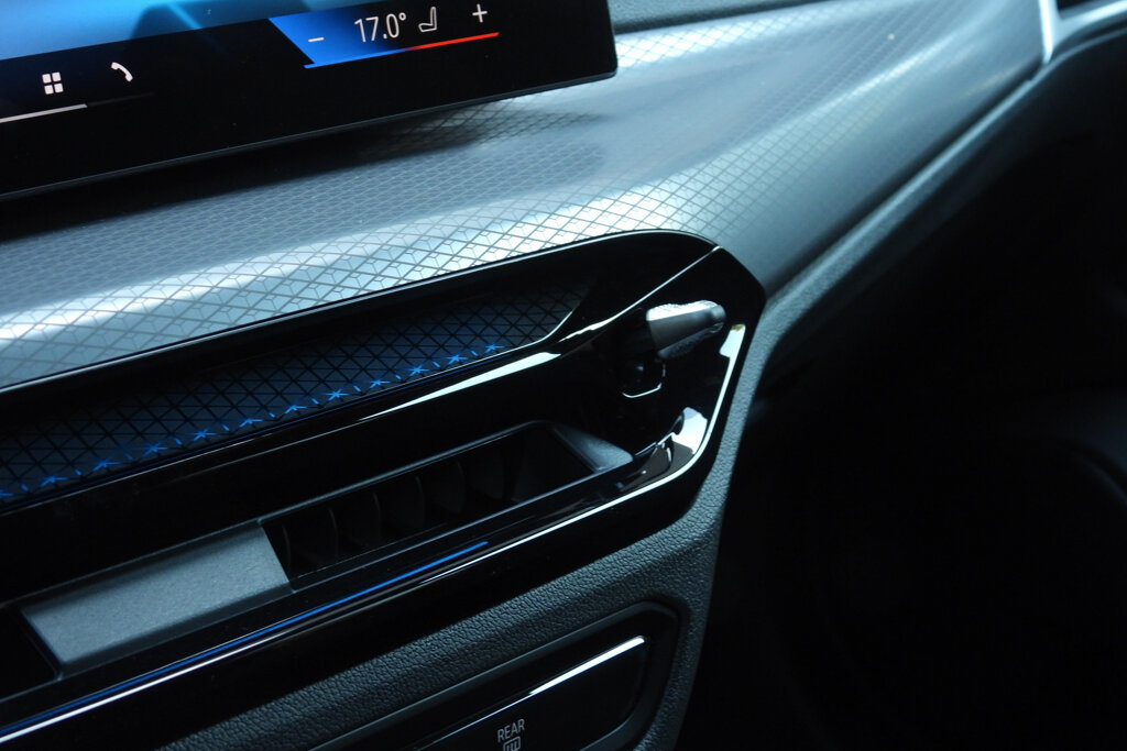 BMW i4 37