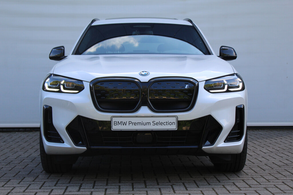 BMW iX3 2
