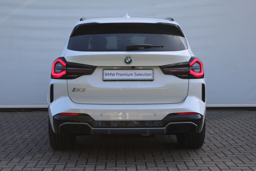 BMW iX3 6