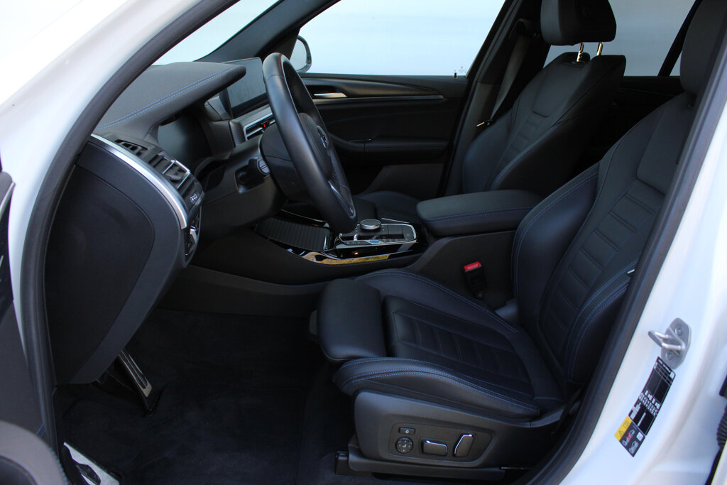 BMW iX3 15