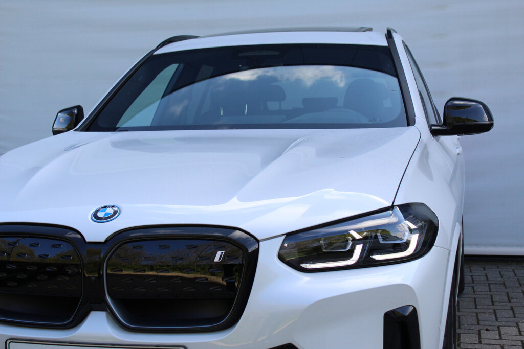BMW iX3 17