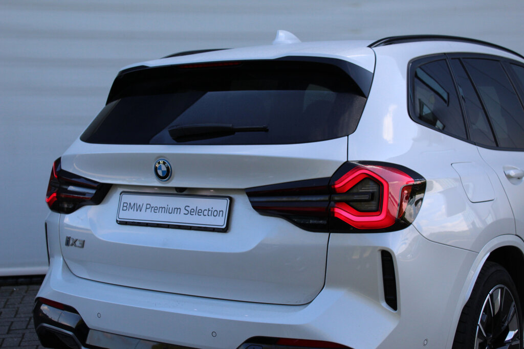 BMW iX3 18