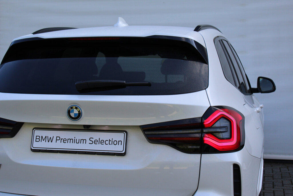 BMW iX3 19