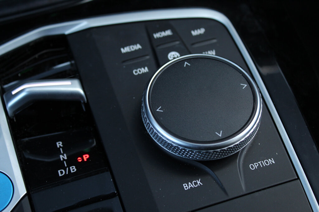 BMW iX3 25