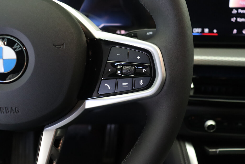 BMW i4 15