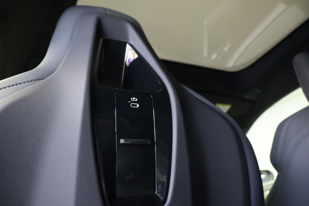 BMW iX 23