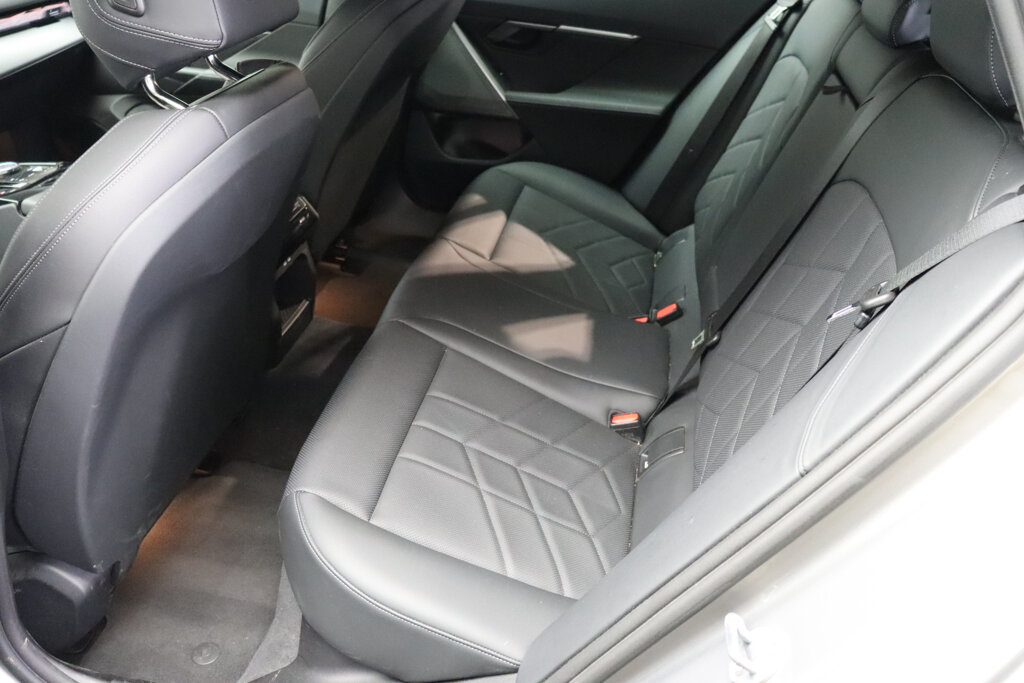BMW i5 11